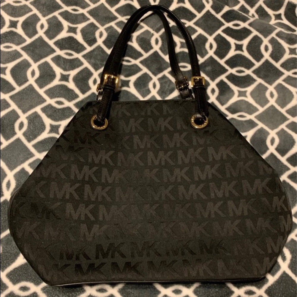 Ⓜ️ SOLD Ⓜ️ Michael Kors Bag | Signature MK Black
